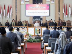 Rapat Paripurna DPRD Lamtim Bupati Ela Sampaikan Komitmennya Untuk Pembangunan Lamtim