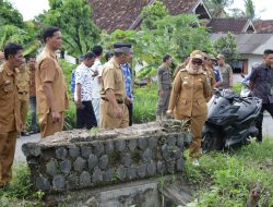 Sidak Pasca Idul Fitri: Bupati Lampung Timur Tinjau Infrastruktur Rusak di Desa Sukadana Ilir