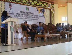 Bupati Lampung Timur Serahkan Petikan Surat Keputusan (SK) Kepada (CPNS) Formasi Tahun 2024